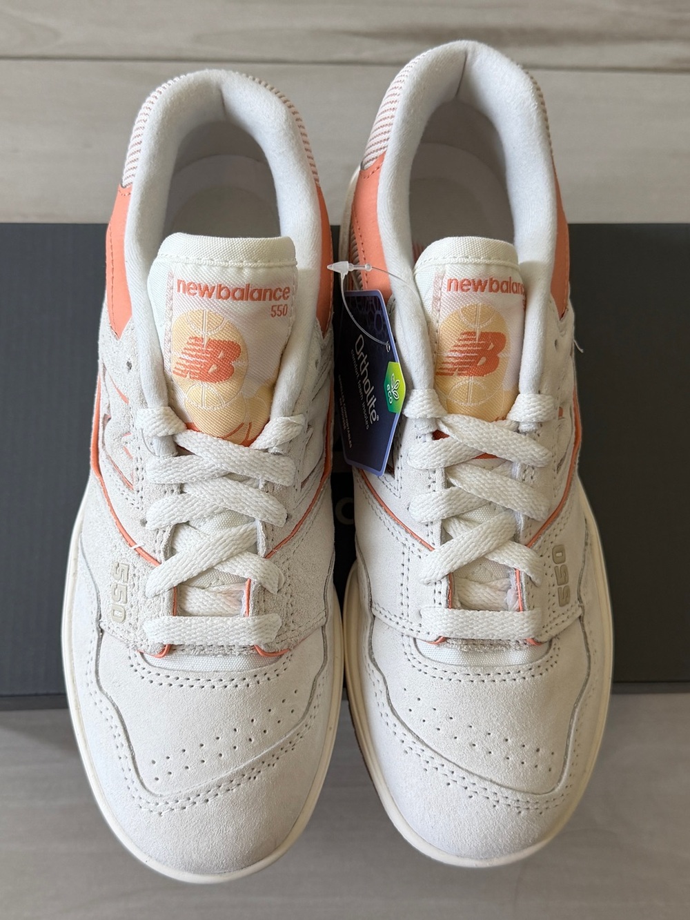 NEW BALANCE Women’s 550 Basketball Sneaker, Sea Salt/Peach Nectar, Size 7 - Picture 3 of 11